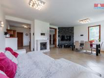 Prodej rodinného domu, Nová Role - Mezirolí, 221 m2