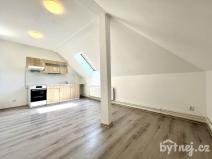 Pronájem bytu 2+1, Olomouc - Hodolany, Rejskova, 66 m2