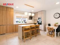 Prodej rodinného domu, Praha - Ďáblice, Na terase, 191 m2