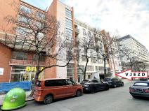 Pronájem garážového stání, Praha - Žižkov, Lukášova, 13 m2