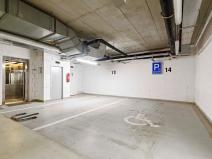 Pronájem garážového stání, Praha - Vinohrady, Italská, 20 m2