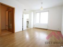Pronájem bytu 1+kk, Praha - Hloubětín, Nademlejnská, 32 m2