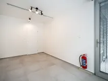 Pronájem obchodního prostoru, Praha - Kobylisy, Bergerova, 16 m2