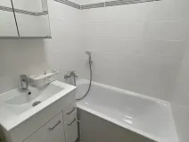 Pronájem bytu 1+kk, Praha, Podolská, 30 m2
