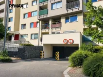 Pronájem garážového stání, Praha - Prosek, Kytlická, 10 m2