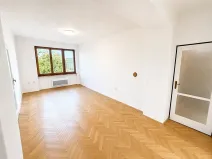 Prodej bytu 3+1, Průhonice, Školní, 60 m2