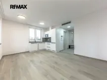 Pronájem bytu 2+kk, Kladno, Veleslavínova, 39 m2