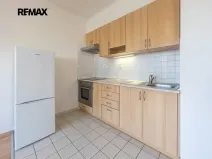 Pronájem bytu 1+kk, Praha - Horní Měcholupy, Padovská, 32 m2