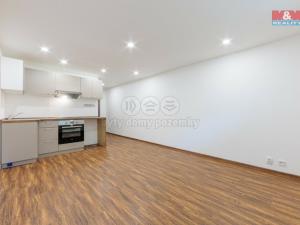 Prodej bytu 1+kk, Karlovy Vary, Charkovská, 26 m2