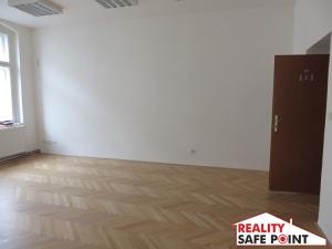 Pronájem kanceláře, Plzeň, Husova, 55 m2