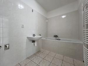 Prodej bytu 2+kk, Znojmo, Rooseveltova, 68 m2