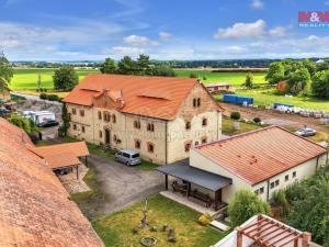 Prodej obchodního prostoru, Přestavlky, 1306 m2