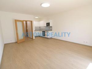 Prodej bytu 1+kk, Praha - Štěrboholy, Andersenova, 46 m2