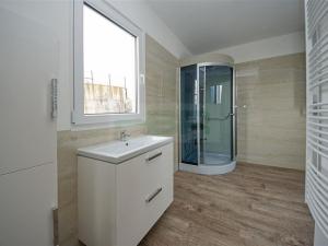 Prodej mobilheimu, Tachlovice, Karlštejnská, 42 m2