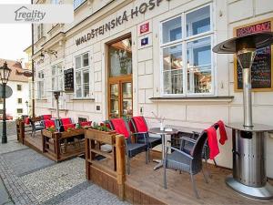 Pronájem restaurace, Praha - Malá Strana, Valdštejnské náměstí, 120 m2