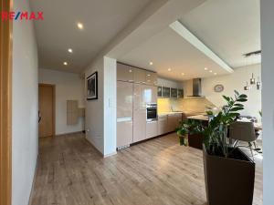 Prodej bytu 3+kk, Praha - Újezd nad Lesy, Domanovická, 81 m2