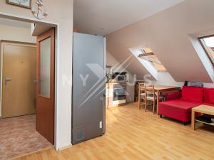 Prodej bytu 2+kk, Jesenice, Mezi Domy, 43 m2