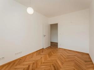 Pronájem bytu 2+kk, Praha - Žižkov, Seifertova, 41 m2