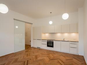 Pronájem bytu 2+kk, Praha - Žižkov, Seifertova, 50 m2