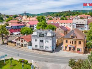 Pronájem atypického bytu, Zdice, Palackého náměstí, 100 m2