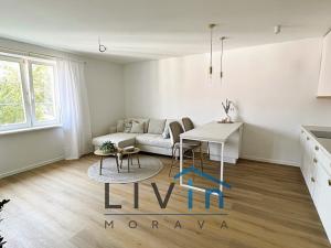 Pronájem bytu 2+kk, Olomouc, Aksamitova, 52 m2