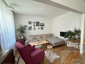 Prodej bytu 3+1, Karlovy Vary, K. Čapka, 78 m2