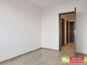 Pronájem bytu 2+kk, Praha - Podolí, Pujmanové, 39 m2