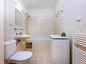 Pronájem bytu 1+kk, Praha - Horní Měcholupy, Padovská, 34 m2