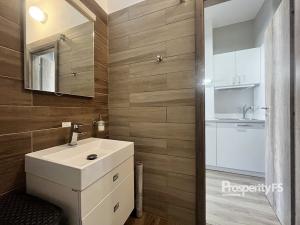 Pronájem bytu 1+kk, Praha - Smíchov, Bozděchova, 22 m2