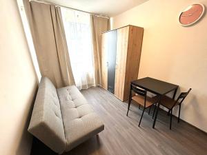 Pronájem bytu 1+kk, Praha - Háje, Hviezdoslavova, 20 m2