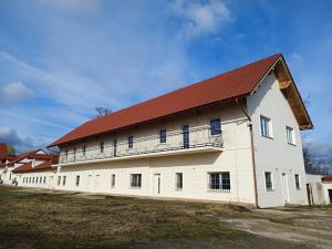 Pronájem skladu, Úžice, 410 m2