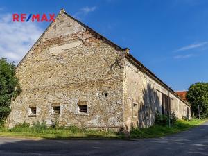 Prodej zemědělského objektu, Počedělice, 2500 m2