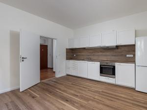 Pronájem bytu 2+kk, Praha - Holešovice, U garáží, 44 m2