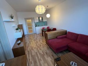 Pronájem bytu 2+kk, Praha - Vysočany, Freyova, 42 m2