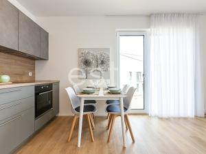 Prodej bytu 2+kk, Praha - Újezd nad Lesy, Rohožnická, 49 m2