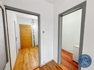 Pronájem bytu 1+kk, Praha - Modřany, Vitošská, 30 m2