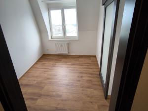 Prodej bytu 2+kk, Praha - Suchdol, Suchdolské náměstí, 42 m2