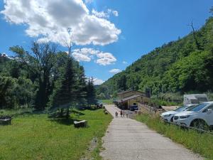 Pronájem restaurace, Jílové u Prahy - Žampach, 600 m2