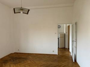 Pronájem bytu 1+1, Praha - Vinohrady, Benešovská, 42 m2