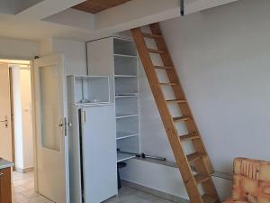 Prodej bytu 1+kk, Praha - Libeň, Novovysočanská, 24 m2