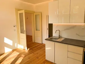 Pronájem bytu 2+kk, Praha - Vršovice, Tolstého, 40 m2