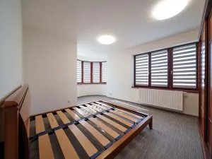 Pronájem bytu 2+kk, Jindřichův Hradec, Rybniční, 57 m2