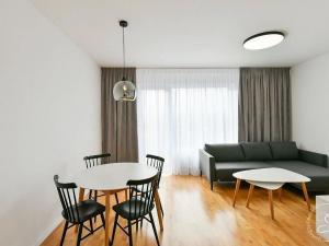 Pronájem bytu 2+kk, Praha - Hloubětín, Waltariho, 57 m2