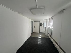 Pronájem kanceláře, Praha - Vysočany, U Kloubových domů, 280 m2