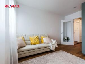 Pronájem bytu 1+kk, Praha - Vinohrady, Perucká, 28 m2