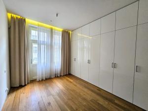 Pronájem bytu 3+kk, Praha - Vinohrady, Laubova, 114 m2