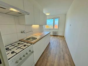 Pronájem bytu 2+1, Ústí nad Labem, Tolstého, 63 m2