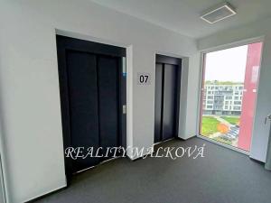 Pronájem bytu 2+kk, Pardubice, Pod Vinicí, 70 m2