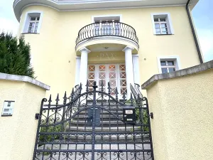 Prodej vily, Karlovy Vary, Palackého náměstí, 1150 m2