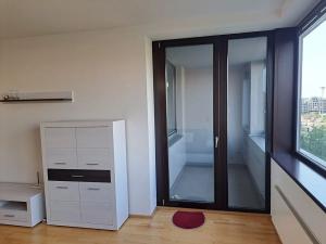 Pronájem bytu 2+kk, Praha - Smíchov, Radlická, 72 m2